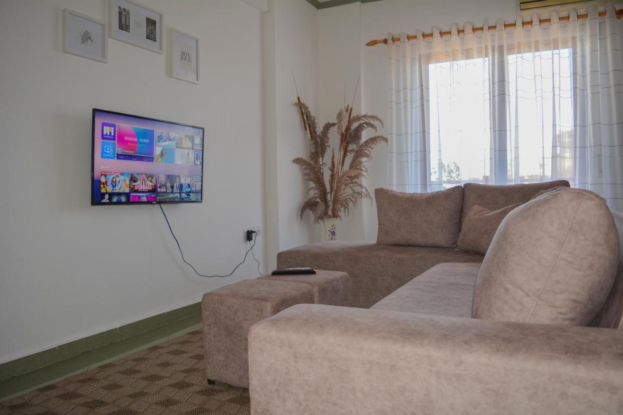 Moraceae Lovely Apartment Τίρανα Εξωτερικό φωτογραφία